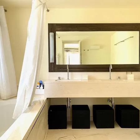 Lux 5 Terre Villa